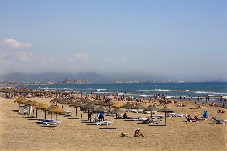 Une plage gay-friendly en Espagne à proximité de l'hôtel.