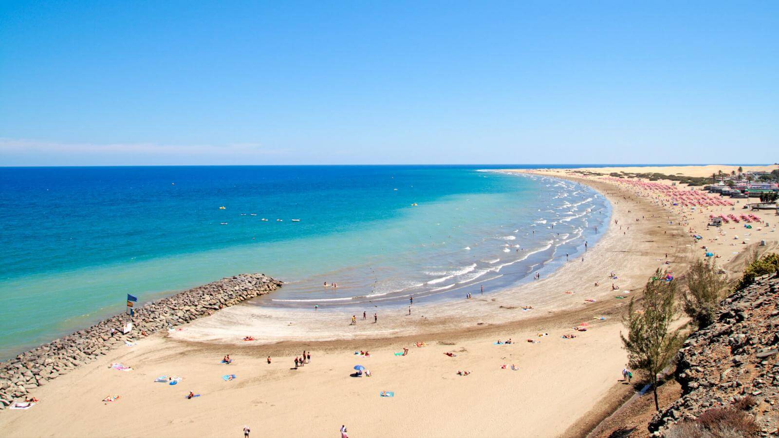 Une plage bondée en Espagne.