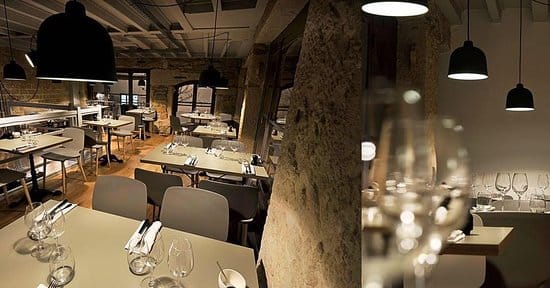 Un intérieur de restaurant présenté dans le Guide Gay Lyon.