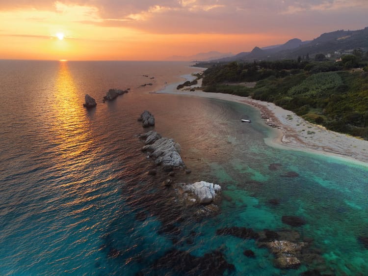 Plages gay-friendly de Grèce : guide complet pour les voyageurs LGBTQ+